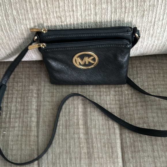 Michael Kors 8 x 6 black triple pouched snap closure Crossbody bag - Picture 12 of 12